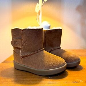 UIEC UGG boots kids size 04/05 USA